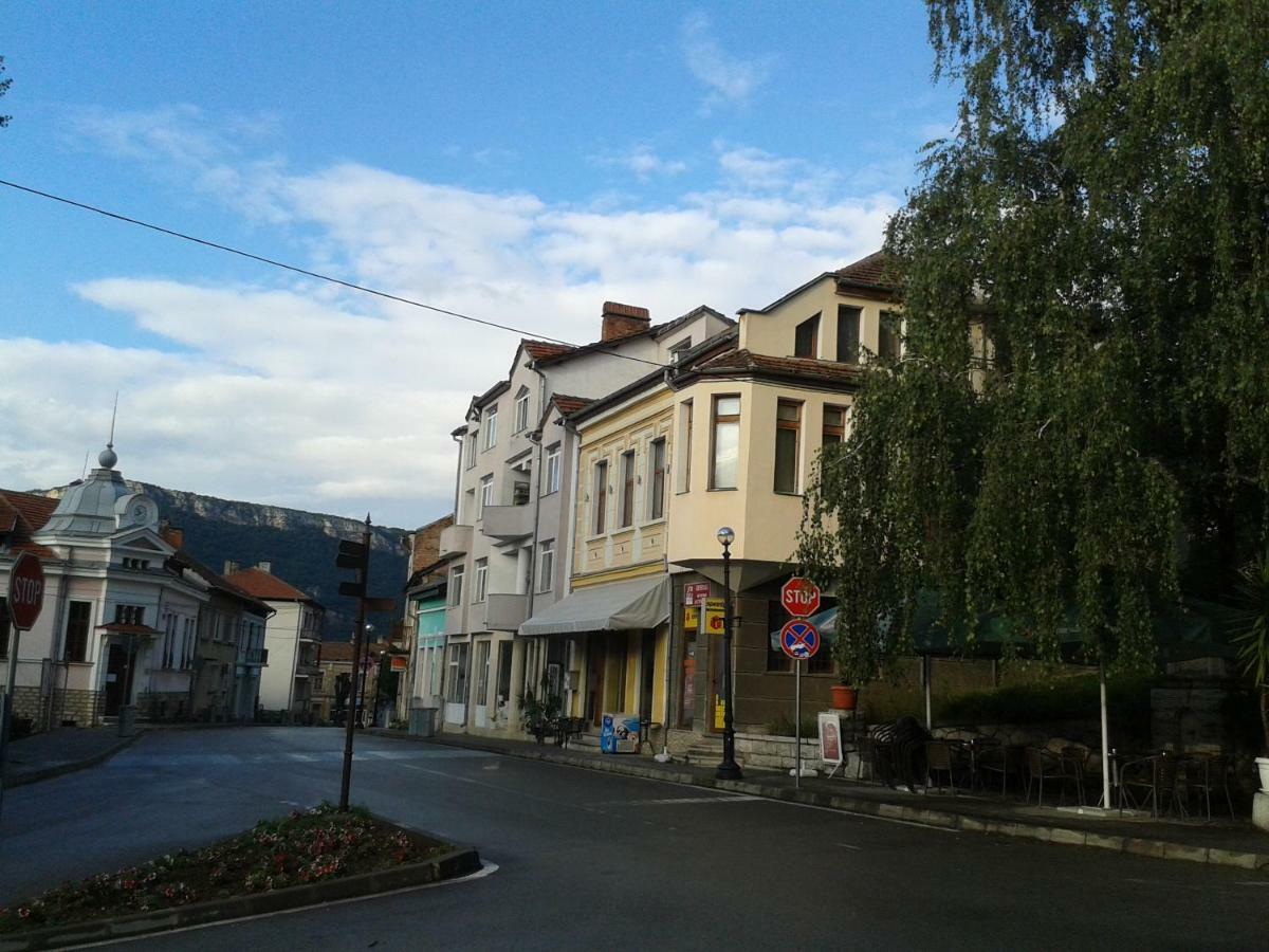 Apartment Domino Bełogradczik Zewnętrze zdjęcie